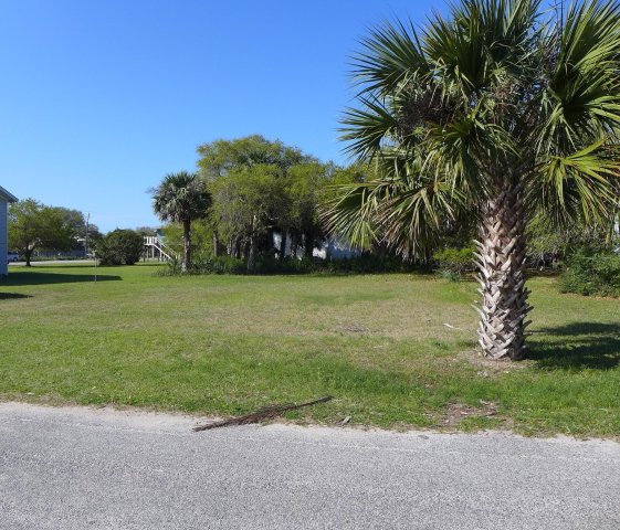 2404 Murray Street pending home in Edisto Beach, Edisto Island, SC