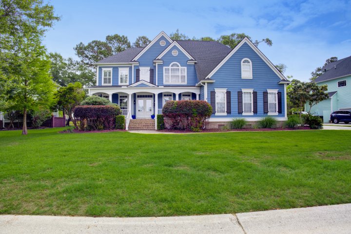 2772 Oak Manor Drive active home in Dunes West, Mount Pleasant, SC