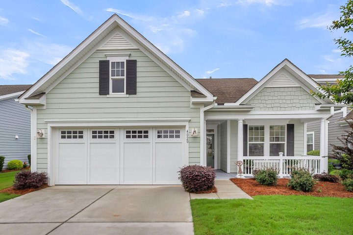 4020 Wood Violet Lane active home in The Ponds, Summerville, SC