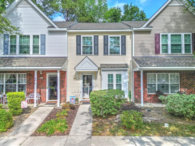Homes in Oak Bluff, North Charleston