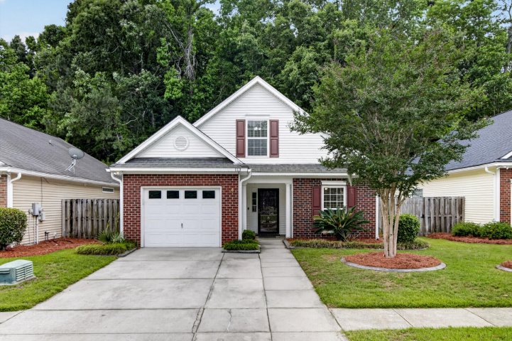 113 Garden Grove Drive active home in Bridges Of Summerville, Summerville, SC