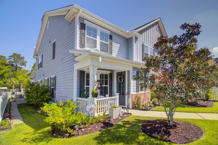 2664 Park West Boulevard active home in Park West, Mount Pleasant, SC