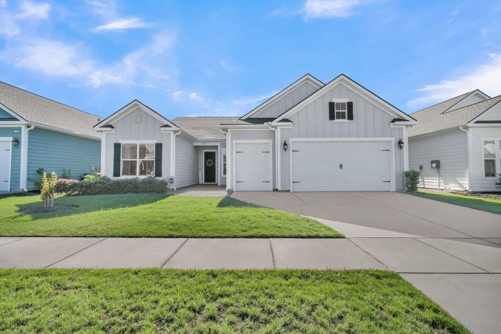 522 Marsh Cove Circle active home in Cane Bay Plantation, Summerville, SC