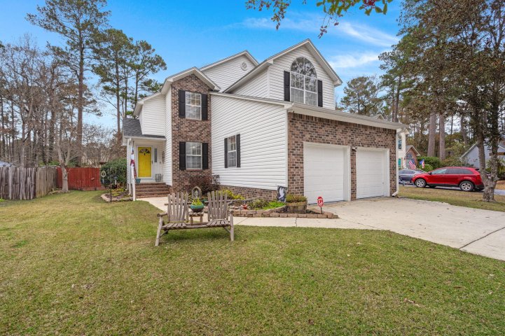 1005 Shinnecock Hill Court active home in Pine Forest Country Club, Summerville, SC