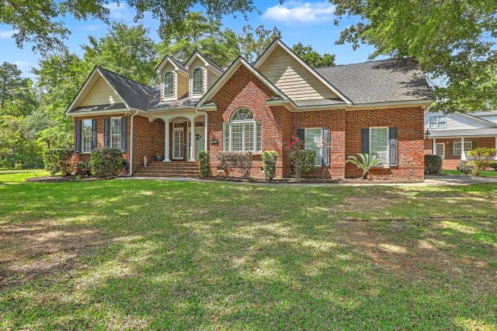 4224 Wildwood Landing active home in Coosaw Creek Country Club, North Charleston, SC