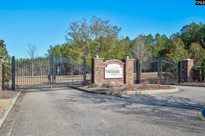785 Retreat Way active home in The Woods Of Molly Creek, Ridgeway, SC