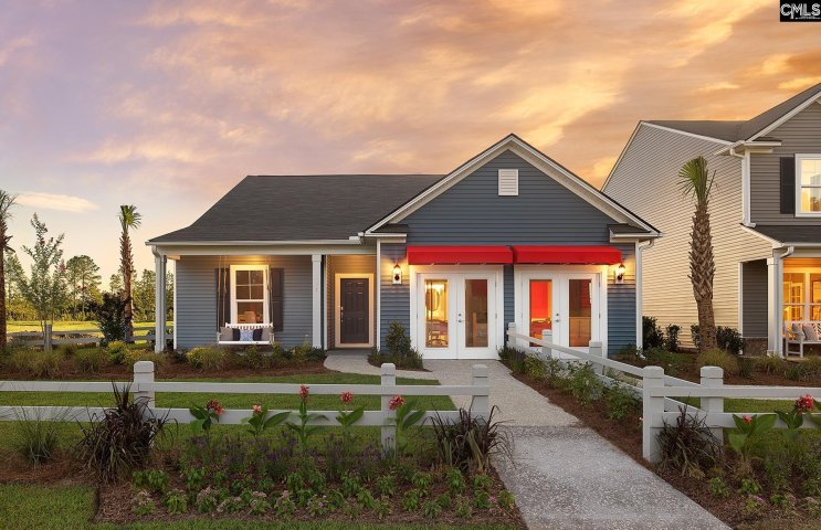 329 Mont Haven Place active home in Carriage Estates, Lexington, SC