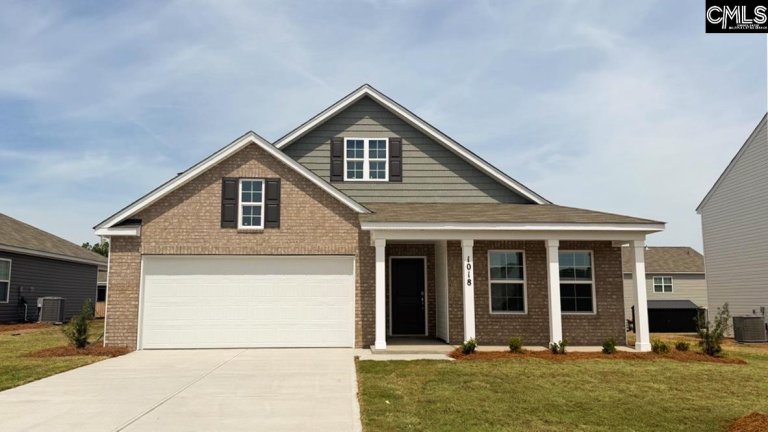 1018 Rampart Court pending home in Gates Village, Lugoff, SC