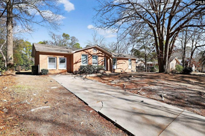 208 Quail Creek Drive active home in Quail Creek, Hopkins, SC