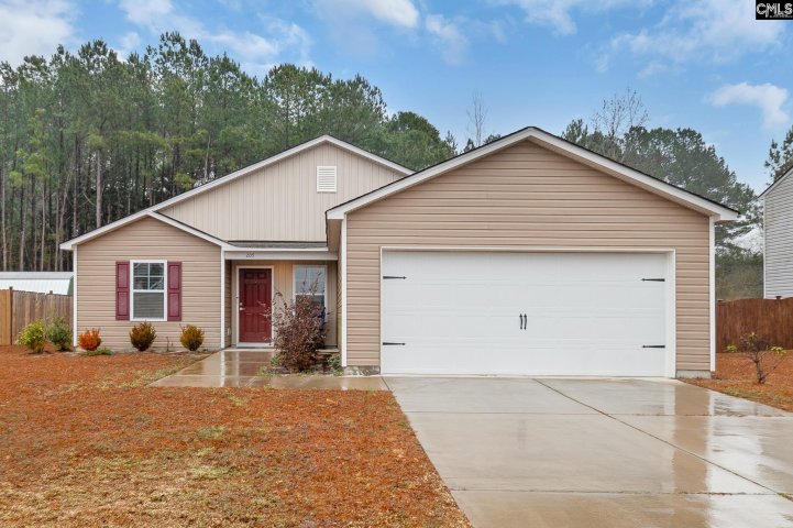 205 Carriagebrook Circle pending home in Carriagebrook, Camden, SC