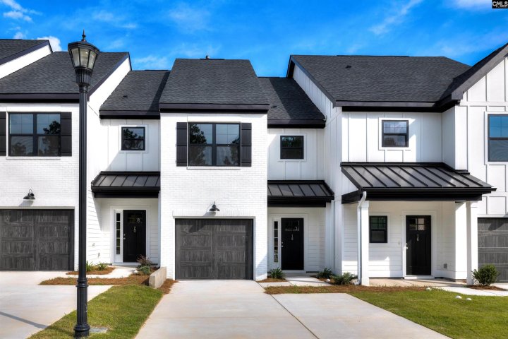 18 Fawn Spot Court active home in Deer Park, Elgin, SC