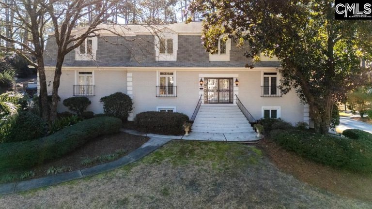 120 Running Fox Road active home in Wildewood, Columbia, SC