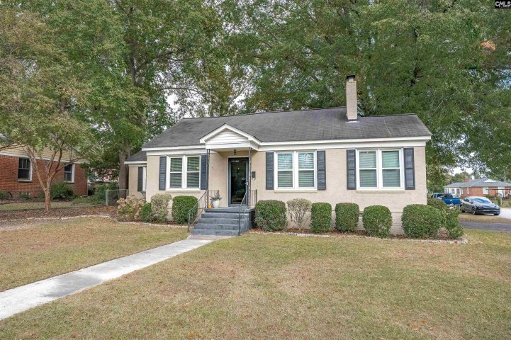 1249 Jessamine Street pending home in The Avenues, Cayce, SC