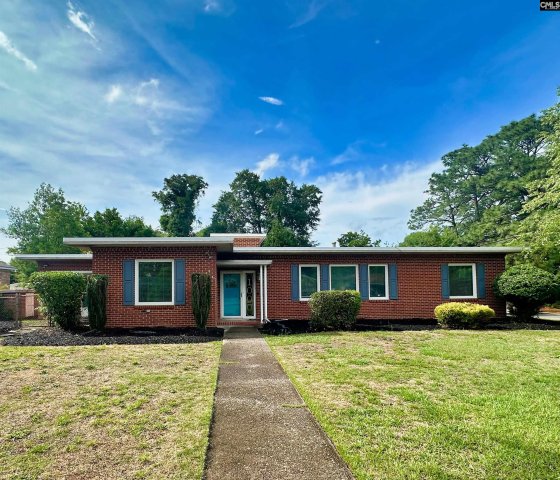 1000 Evergreen Avenue active home in The Avenues, West Columbia, SC