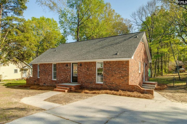 112 Hayburg Drive pending home in New Friarsgate, Irmo, SC