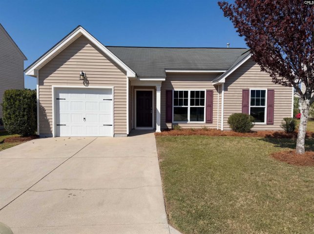 827 Dovefield Lane pending home in Estates Of Persimmon Hill, Lexington, SC
