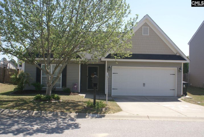 645 Deertrack Run pending home in Estates Of Persimmon Hill, Lexington, SC