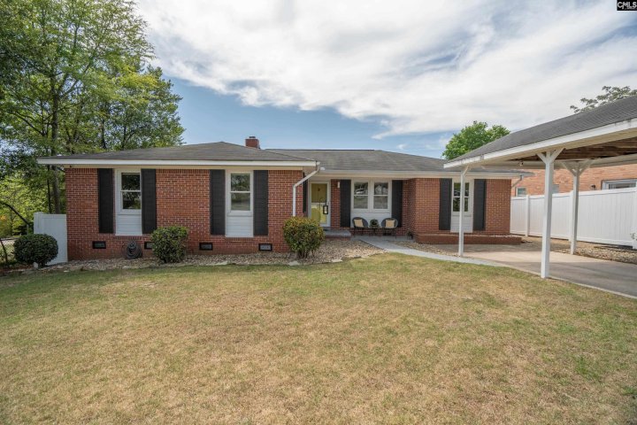 1605 B Avenue pending home in The Avenues, West Columbia, SC