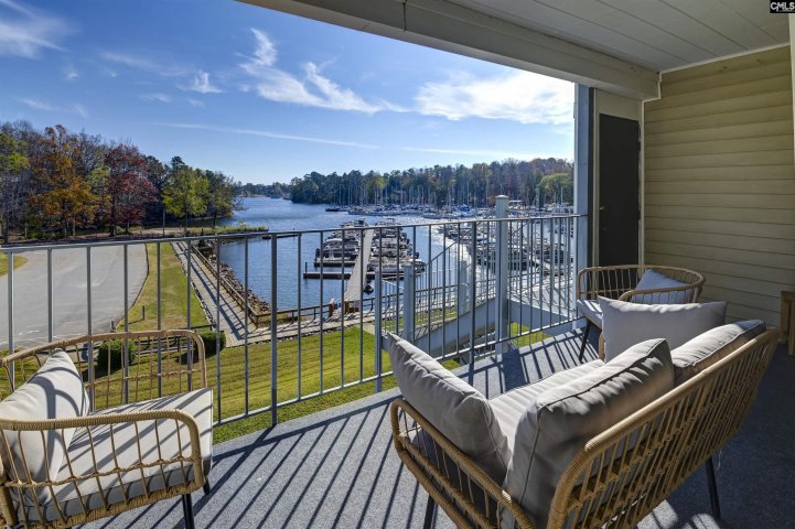320 Shoreline Drive pending home in Yacht Cove, Columbia, SC
