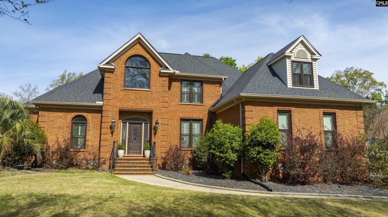 209 Secret Cove Drive pending home in Secret Cove, Lexington, SC