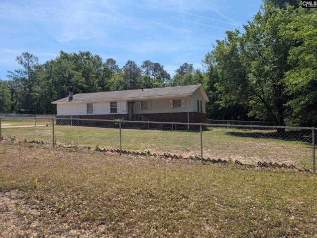 Homes in Deer Ridge Farms, Hopkins