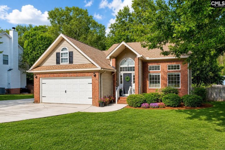 302 High Bluff Lane pending home in St Johns Place, Irmo, SC