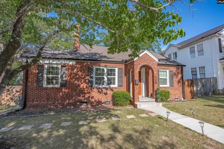 1129 Woodrow Street pending home in Melrose Heights, Columbia, SC