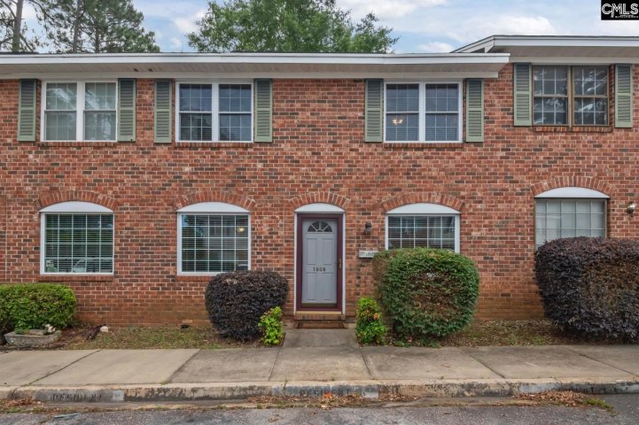 1908 Grays Inn Road pending home in Carnaby Square, Columbia, SC