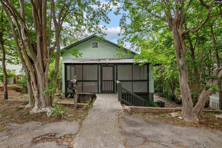 212 Augusta Street pending home in The Avenues, West Columbia, SC