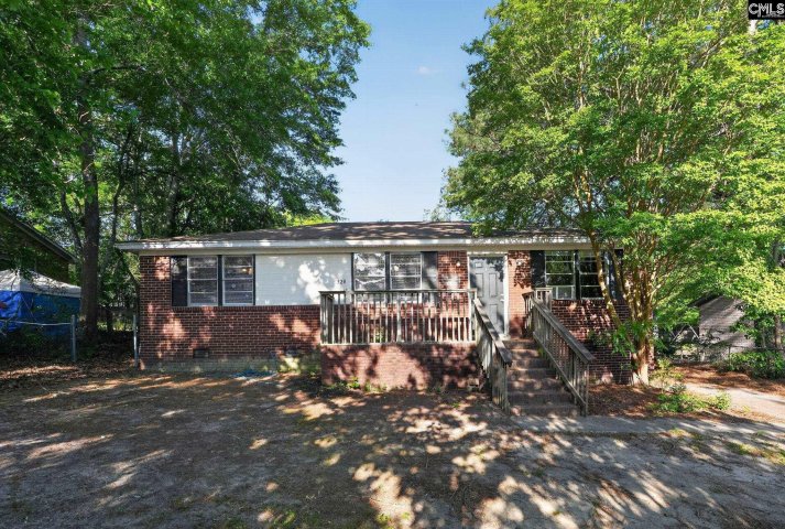 320 Sawtimber Lane active home in Hickory Ridge, Columbia, SC