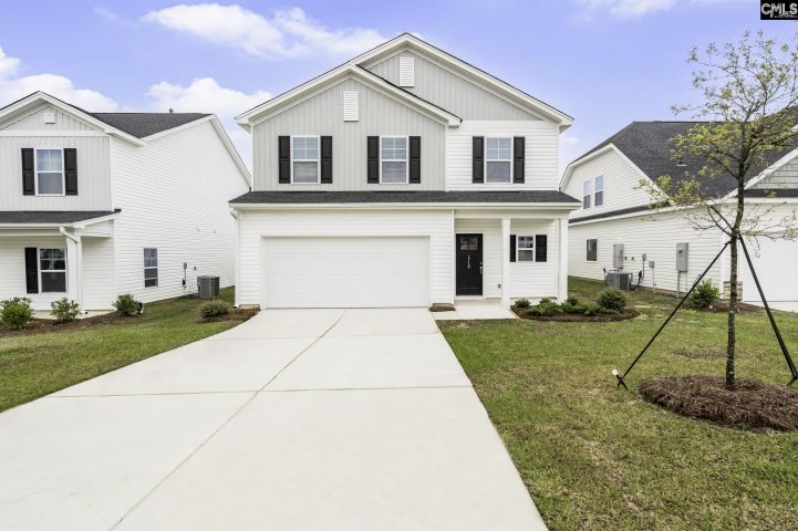 147 Middlesex Court active home in Sylvan Ridge, Lugoff, SC