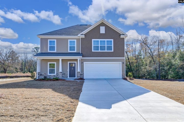 139 Middlesex Court active home in Sylvan Ridge, Lugoff, SC