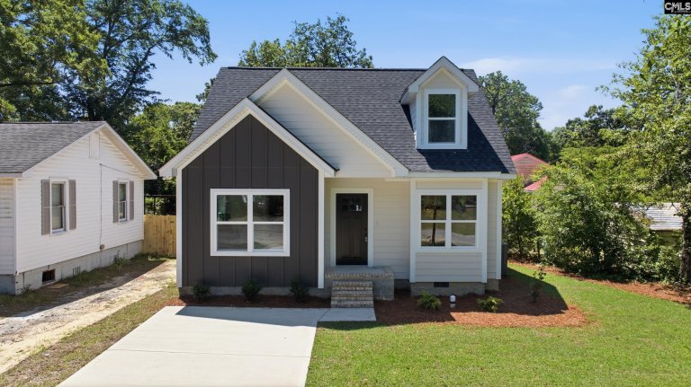 1235 Oakland Avenue pending home in The Avenues, Cayce, SC