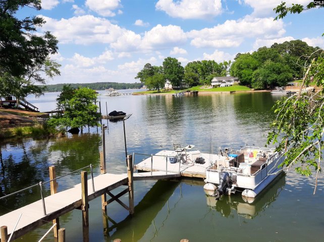 1309 Rolling Hills Road active home in Lake Wateree, Ridgeway, SC