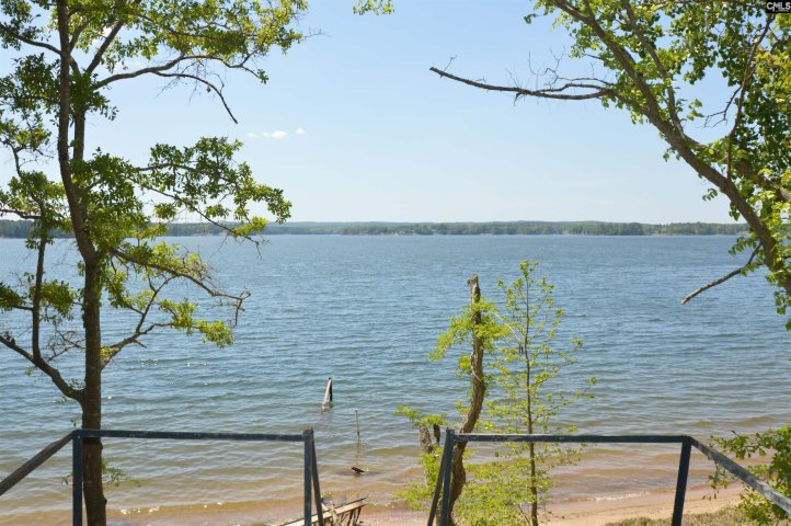 2549 Harbor View Road pending home in Lake Wateree, Camden, SC