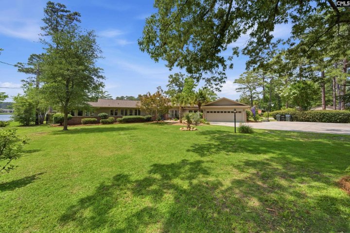 6211 Lakeshore Drive pending home in Forest Lake Estates, Columbia, SC