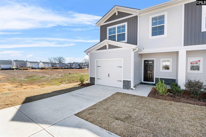 303 South Lake Court pending home in South Lake Commons, Lexington, SC