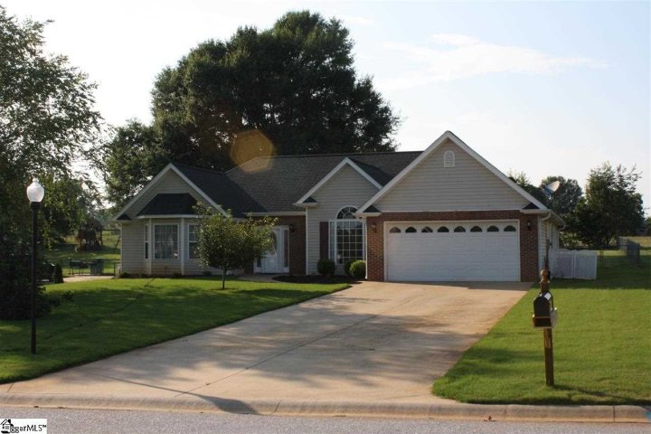 906 Morning Star Court sold home in Majestic Hills, Greer, SC