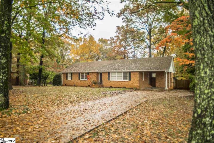 8 Hummingbird Circle sold home in Wade Hampton Terrace, Greenville, SC