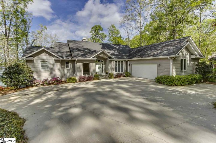 114 S Oak Pointe Drive sold home in South Oak Pointe, Seneca, SC