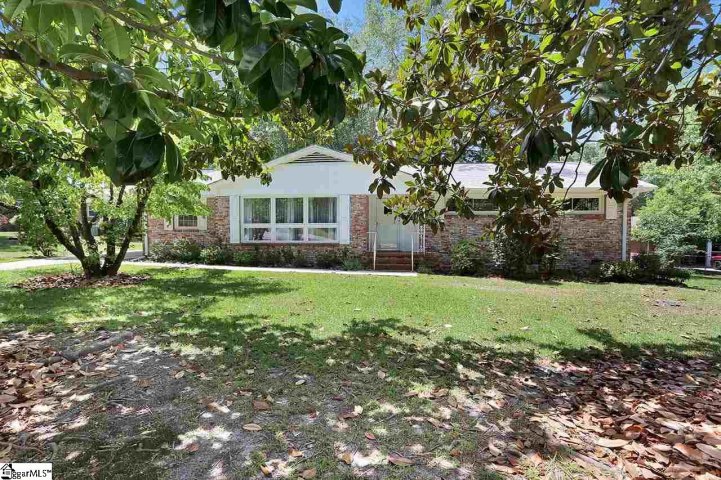 8 Lisa Drive sold home in Wade Hampton Terrace, Greenville, SC