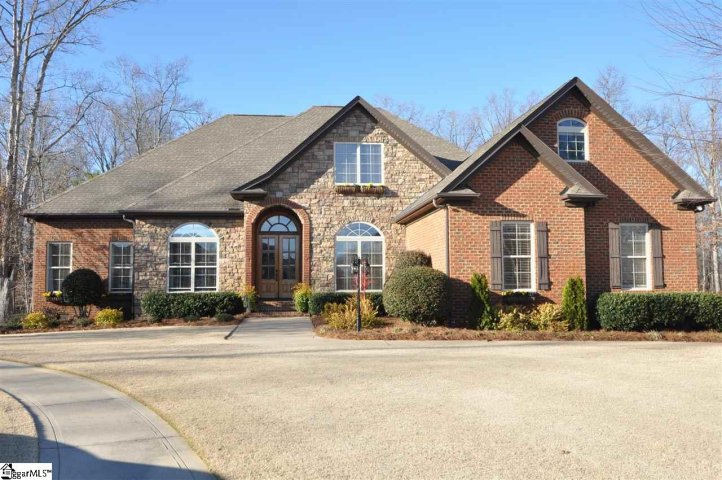 203 New Castle Drive sold home in Beacon Hill, Duncan, SC