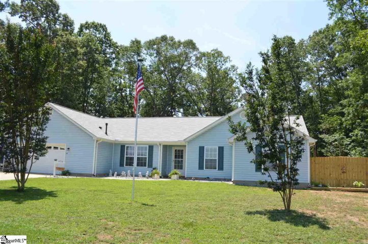 512 E Victor Hill Road sold home in Shadowfield Acres, Duncan, SC