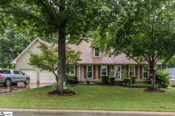 102 Kincade Drive sold home in Sharon Place, Simpsonville, SC