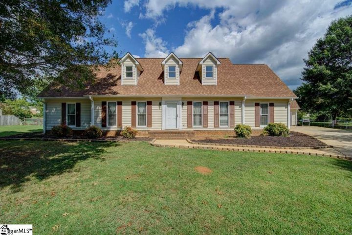 462 Litchfield Drive sold home in Bradford West, Moore, SC