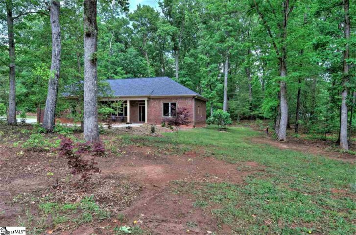 107 Coachman Drive sold home in Coachwood Forest, Simpsonville, SC