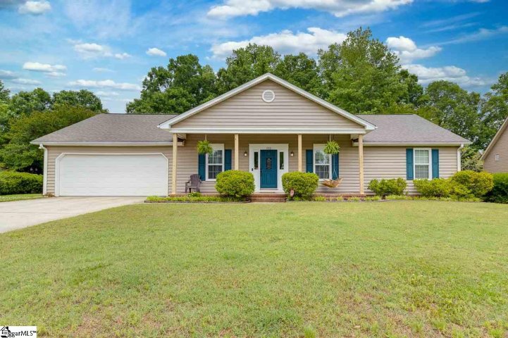 202 Kincade Drive sold home in Sharon Place, Simpsonville, SC