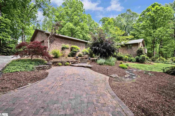 110 S Warwick Road sold home in Stratford Forest, Greenville, SC