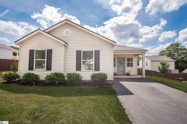 211 Crescent Circle sold home in The Reserve At Duncan Station, Duncan, SC