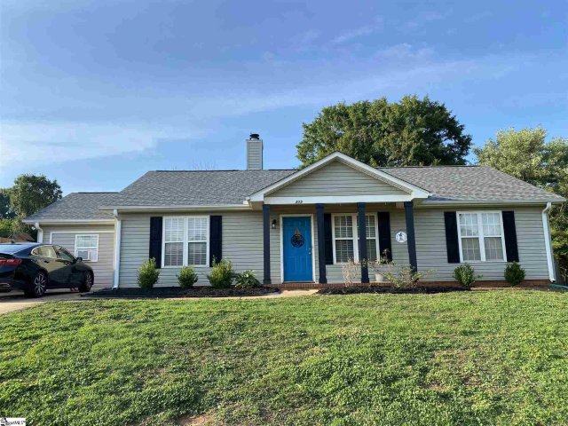 305 Golden Leaf Lane sold home in Maple Creek, Simpsonville, SC